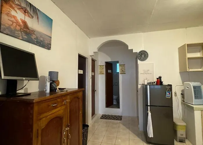 Island Vibes Hostel